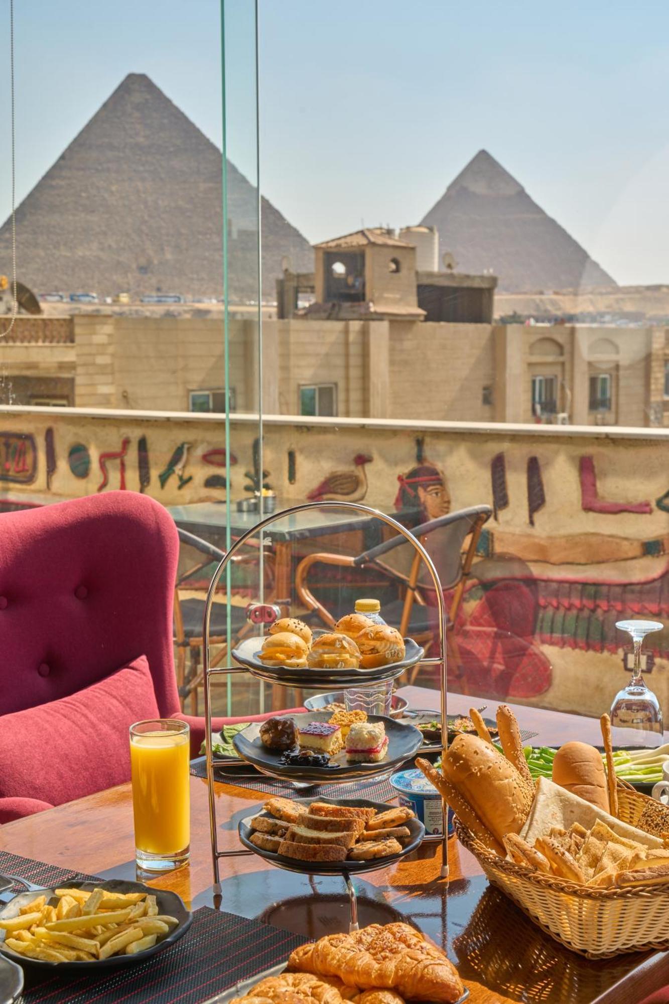King Pyramids View Hotel Kafrat al Jabal ภายนอก รูปภาพ
