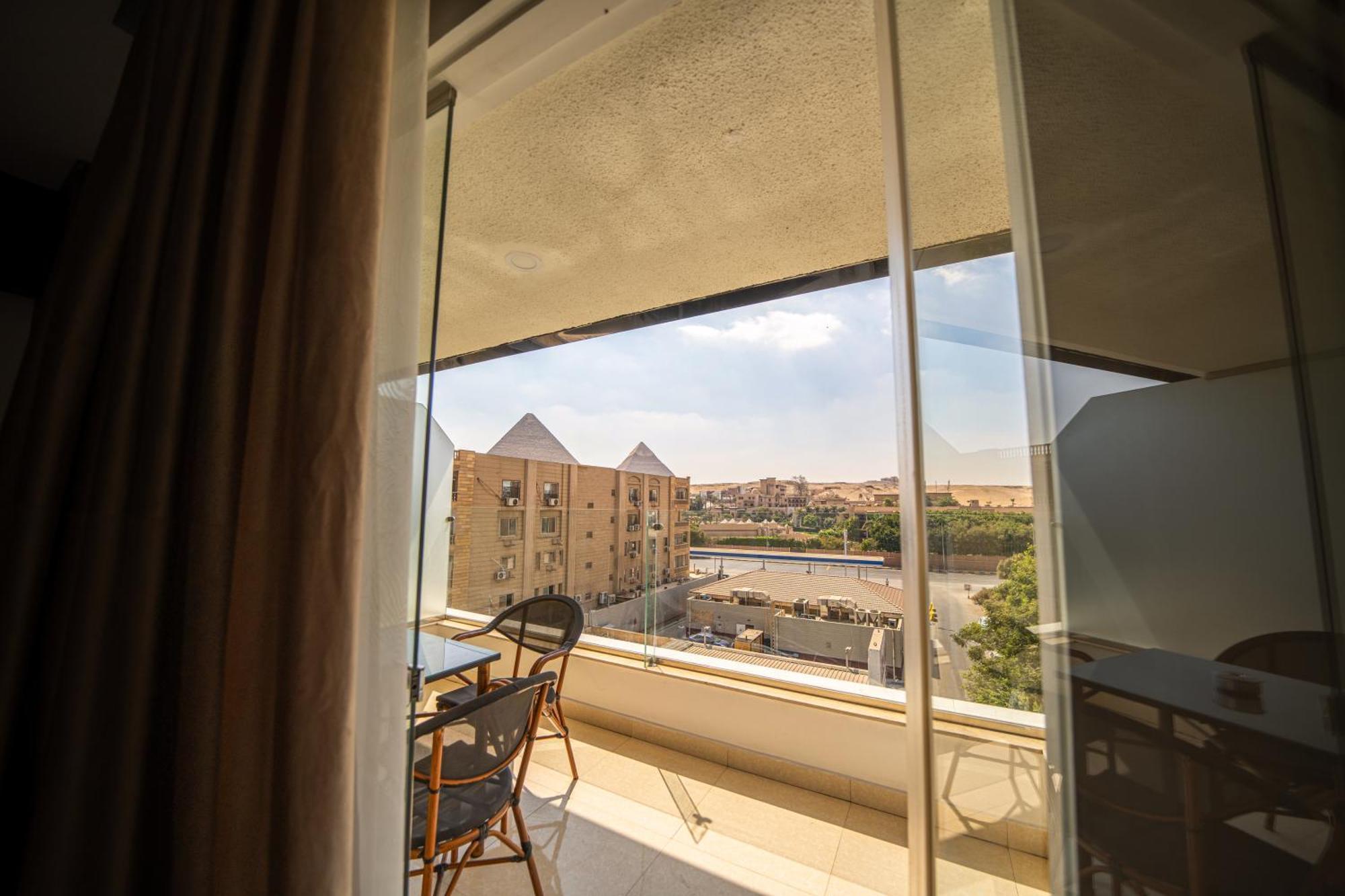 King Pyramids View Hotel Kafrat al Jabal ภายนอก รูปภาพ